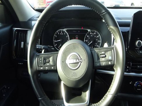 Used 2025 Nissan Pathfinder SV FWD image 19