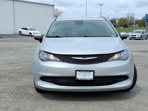 Used 2023 Chrysler Voyager LX FWD image 8