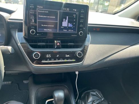 Used 2021 Toyota Corolla LE FWD image 10