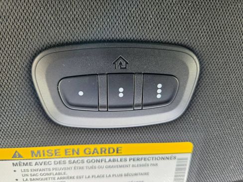 Used 2025 Chrysler Pacifica Select FWD image 30