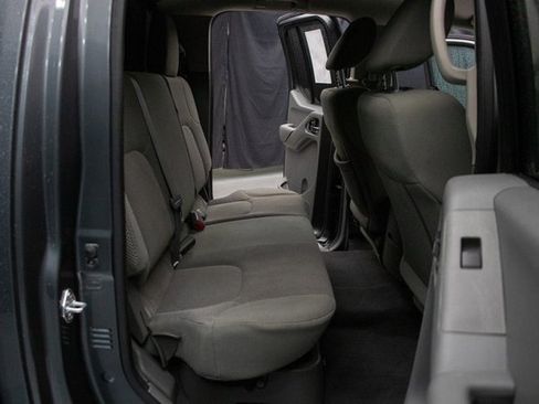 Used 2021 Nissan Frontier SV image 19