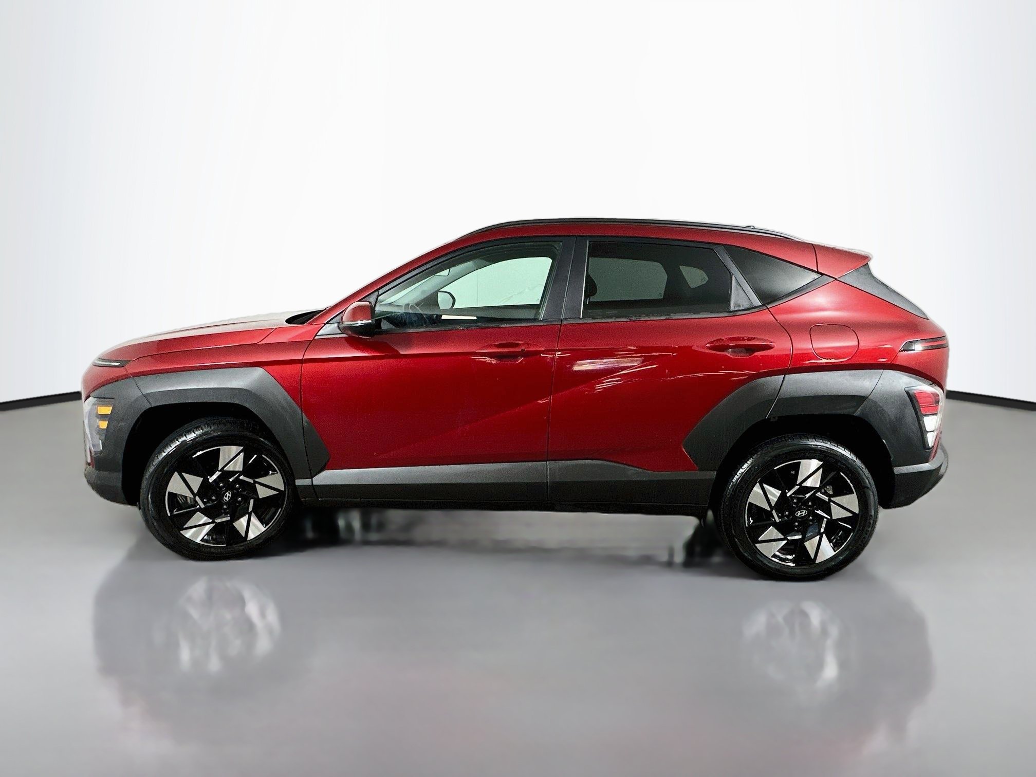 Certified 2025 Hyundai Kona SEL AWD/4WD image 4