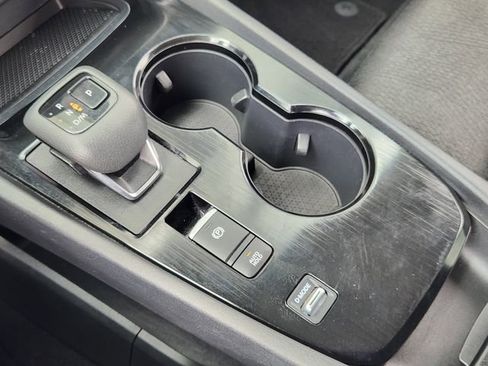 Used 2024 Nissan Rogue SV image 16