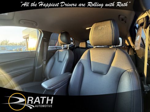 Used 2024 Buick Encore GX Sport Touring image 13