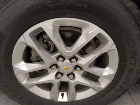 Used 2022 Chevrolet Traverse LS FWD image 31