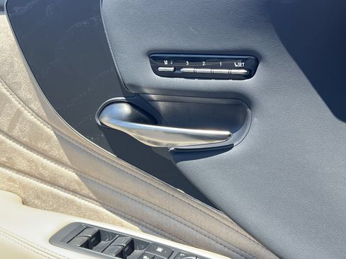 Used 2024 Lexus LS 500 RWD image 16