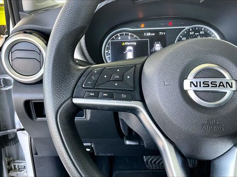 Used 2020 Nissan Versa SV image 10