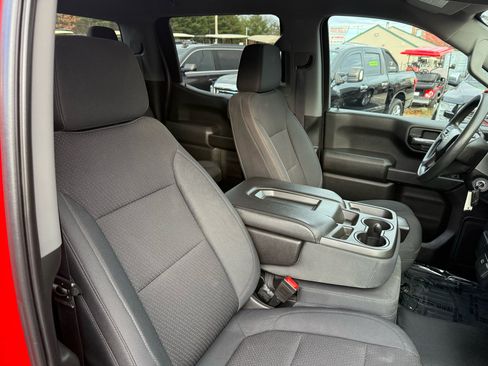 Used 2019 Chevrolet Silverado 1500 Custom w/ Custom Value Package image 18