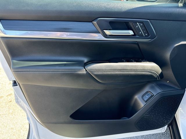 Used 2026 GMC Terrain Elevation w/ Elevation Premium Package FWD image 23
