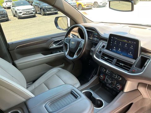 Used 2022 Chevrolet Suburban LT w/ Max Trailering Package AWD/4WD image 17
