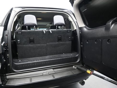 Used 2017 Lexus GX 460 w/ Navigation Package image 27