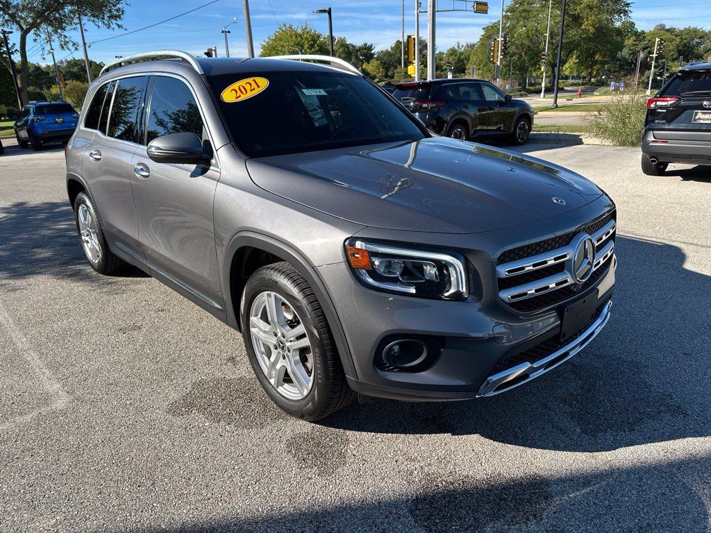 Used 2021 Mercedes-Benz GLB 250 4MATIC w/ Premium Package image 6