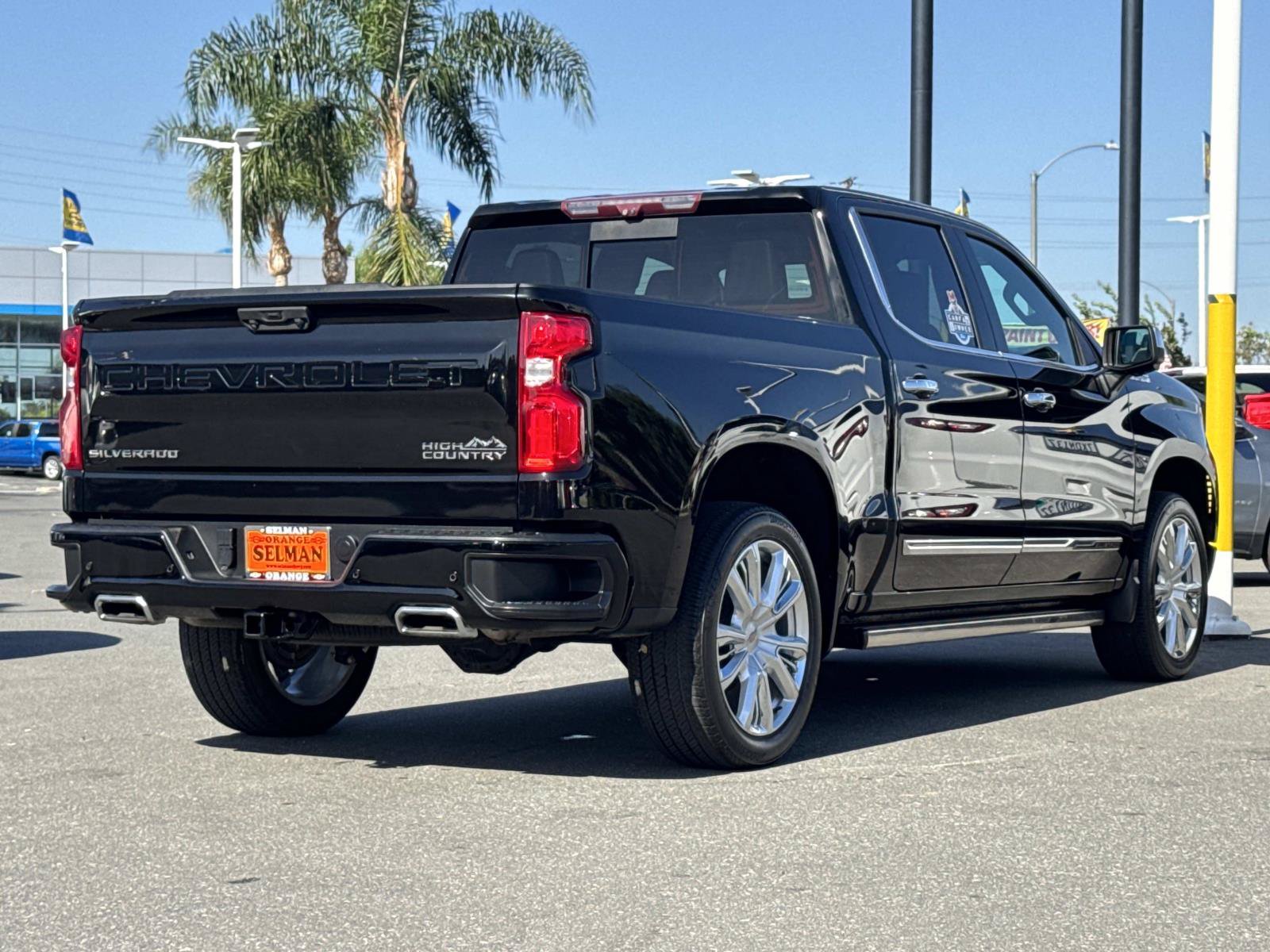Used 2022 Chevrolet Silverado 1500 High Country w/ Technology Package AWD/4WD image 5