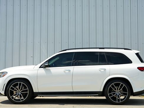 Used 2021 Mercedes-Benz GLS 580 4MATIC image 9