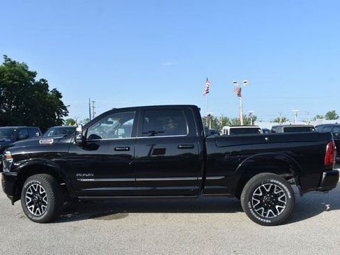 Used 2025 RAM 3500 Limited AWD/4WD image 3