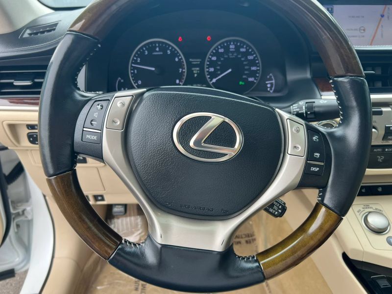 Used 2013 Lexus ES 350 w/ Premium Pkg FWD image 30
