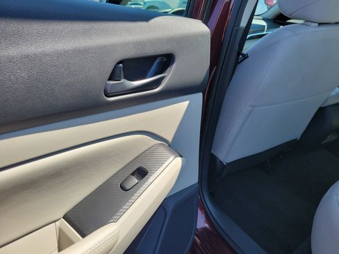 Used 2025 Nissan Altima 2.5 SV image 13