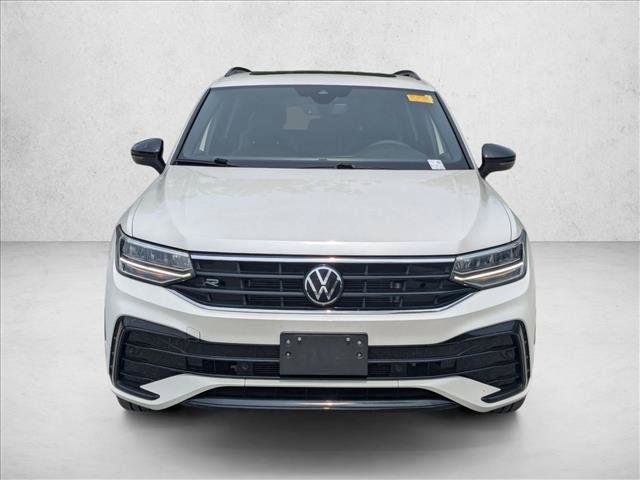 Used 2024 Volkswagen Tiguan SE R-Line FWD image 2