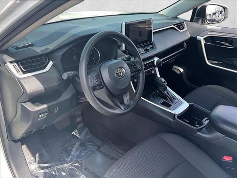Used 2023 Toyota RAV4 LE AWD/4WD image 14