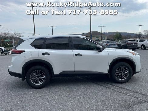 Used 2024 Nissan Rogue S image 8