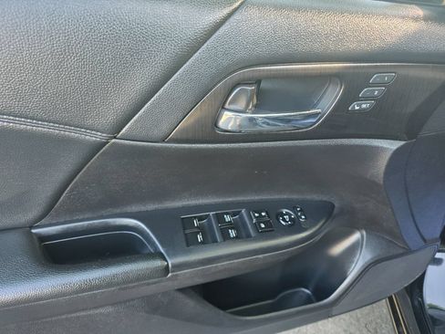 Used 2015 Honda Accord EX-L image 24