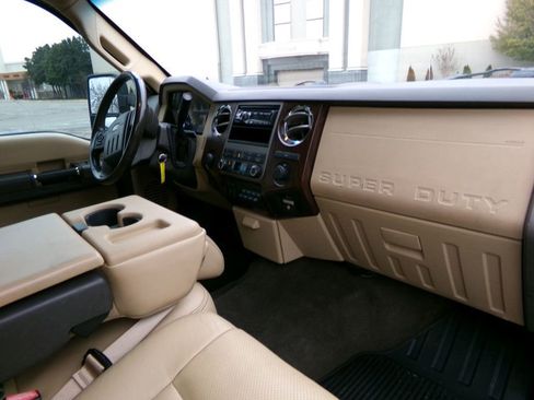 Used 2012 Ford F350 Lariat w/ Lariat Interior Pkg image 14
