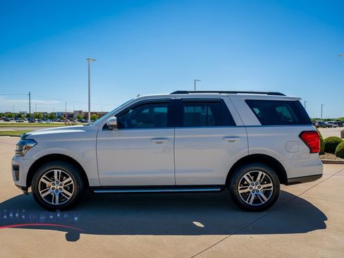 Certified 2023 Ford Expedition XLT AWD/4WD image 4