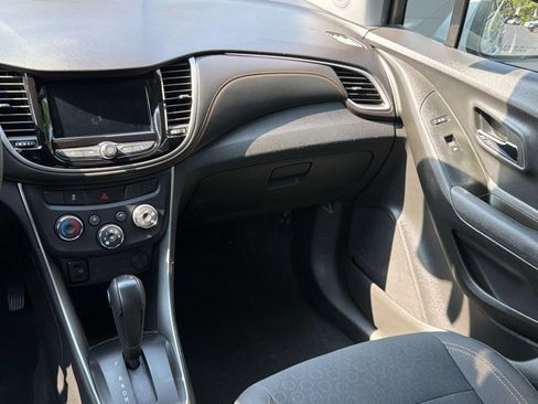 Used 2019 Chevrolet Trax LS FWD image 27