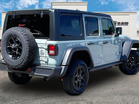 Used 2024 Jeep Wrangler Unlimited AWD/4WD image 2