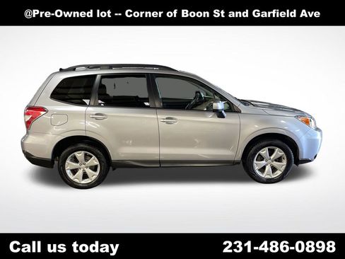 Used 2016 Subaru Forester 2.5i Premium w/ All-Weather Package AWD/4WD image 6