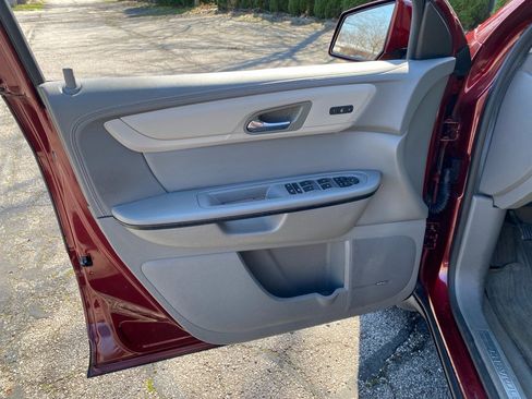 Used 2017 Chevrolet Traverse Premier image 11