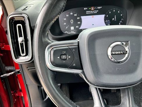 Used 2019 Volvo XC40 T5 Momentum AWD/4WD image 24
