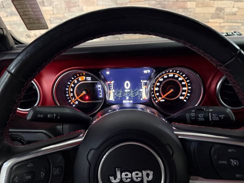 Used 2023 Jeep Wrangler Unlimited Rubicon w/ Cold Weather Group AWD/4WD image 15