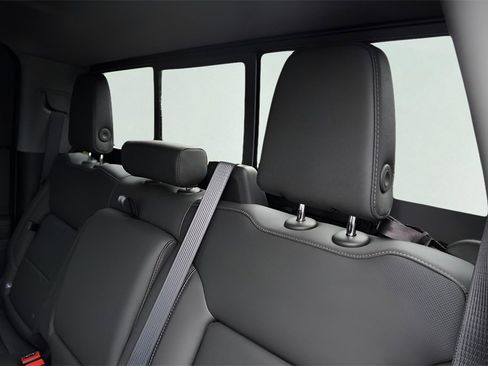 New 2026 GMC Sierra 1500 SLT image 30