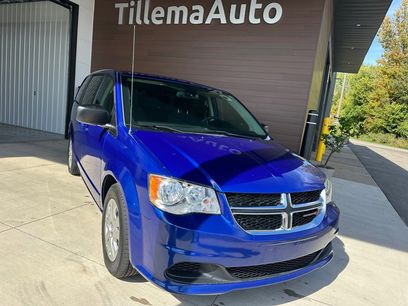 Used 2018 Dodge Grand Caravan SE w/ UConnect Hands-Free Group