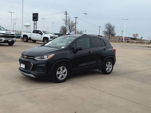 Used 2021 Chevrolet Trax LT image 4