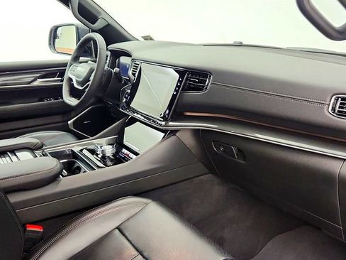 Used 2022 Jeep Wagoneer Series I w/ Premium Group I AWD/4WD image 26