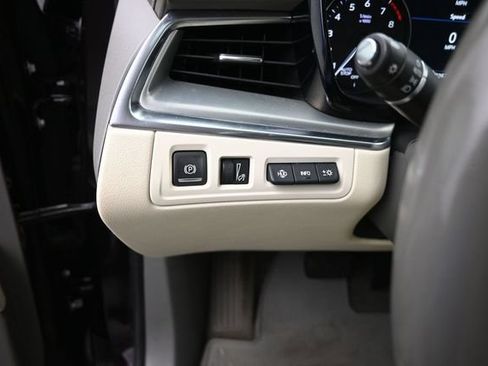 Used 2021 Cadillac XT5 Premium Luxury AWD/4WD image 17