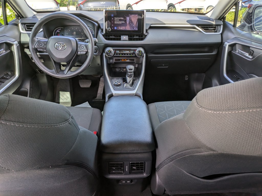 Used 2024 Toyota RAV4 XLE AWD/4WD image 15