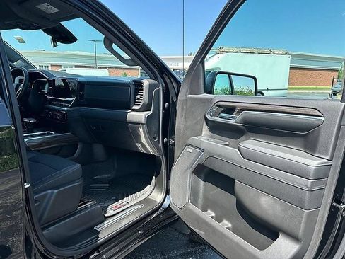 Used 2023 Chevrolet Silverado 1500 LT Trail Boss w/ Convenience Package II AWD/4WD image 31