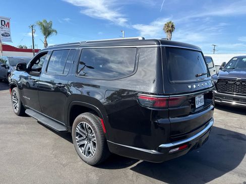 Used 2024 Jeep Wagoneer L Series II w/ Flexible Seating Group RWD image 23