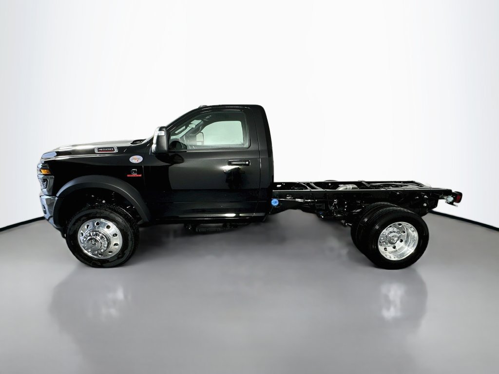 New 2026 RAM 4500 Tradesman w/ Chrome Appearance Group AWD/4WD image 4