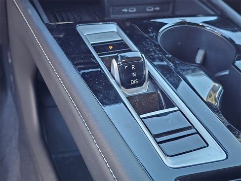 Used 2025 Volkswagen Atlas SE image 22