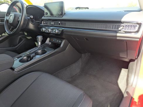Used 2024 Honda Civic EX image 9