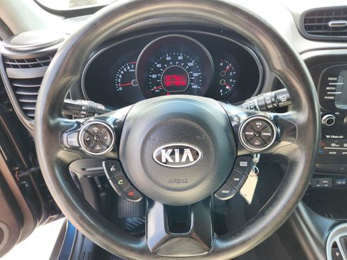 Used 2017 Kia Soul + FWD image 18