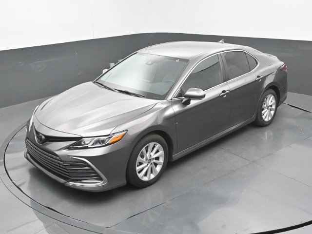 Used 2024 Toyota Camry LE w/ Convenience Package FWD image 16
