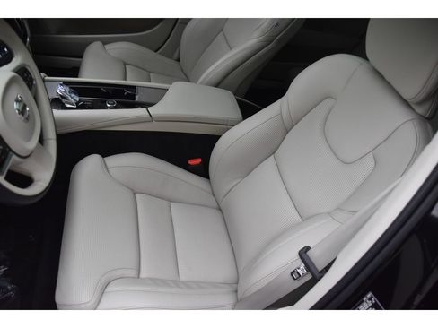 Certified 2025 Volvo S90 B6 Ultra image 13