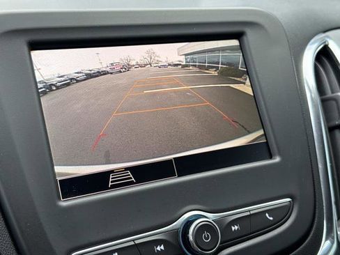 Used 2023 Chevrolet Equinox LT image 18