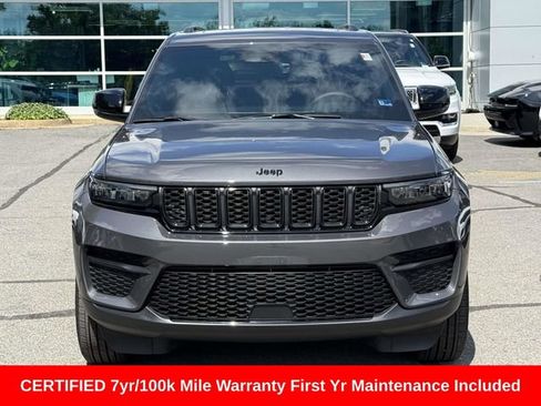 Certified 2025 Jeep Grand Cherokee Altitude AWD/4WD image 7