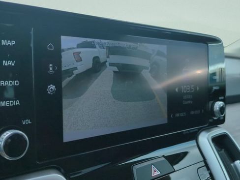 Used 2022 Kia Sorento EX FWD image 17